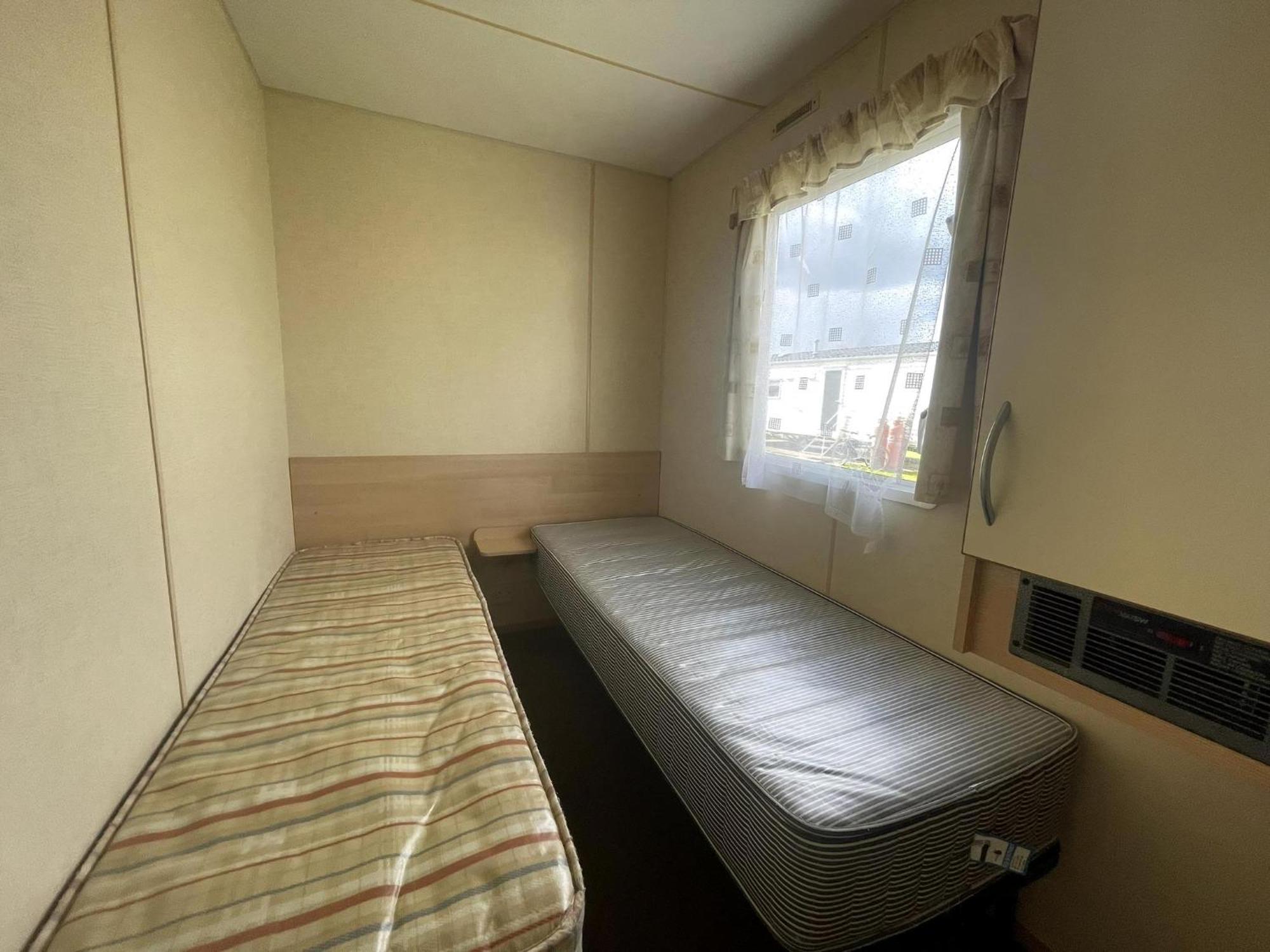 Lovely 8 Berth Caravan At St Osyth Beach Holiday Park Ref 28101G Clacton-on-Sea Exterior photo